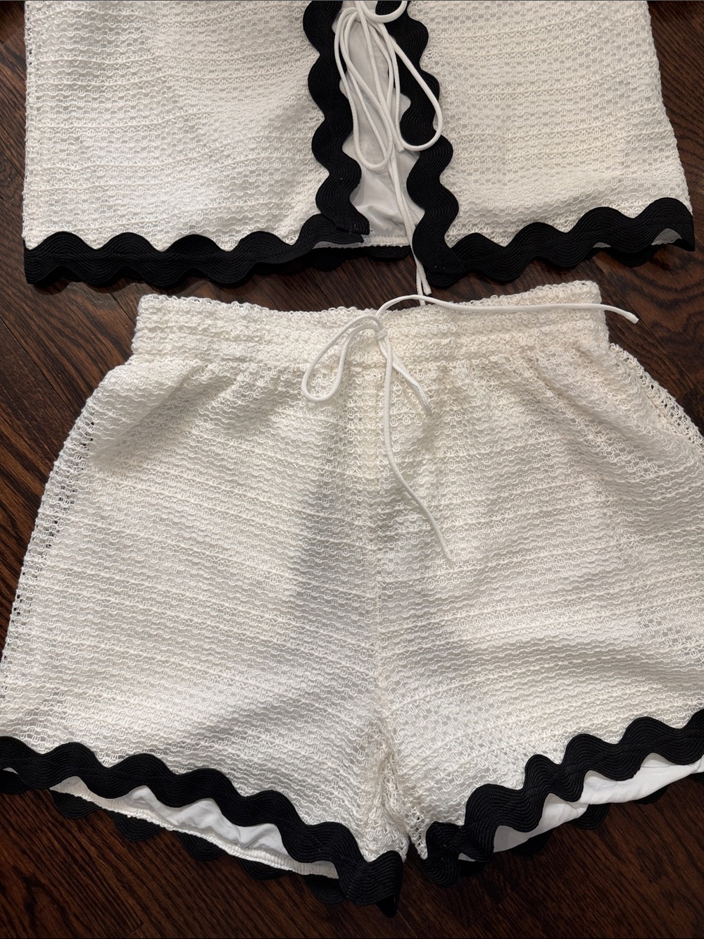 Commense White Knit Top with Black Scalloped Trim and matching shorts - Picture 3 of 4